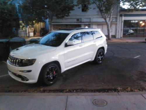 2014 jeep grand cherokee srt sport utility 4-door 6.4l,  rear dvd, tow pkg