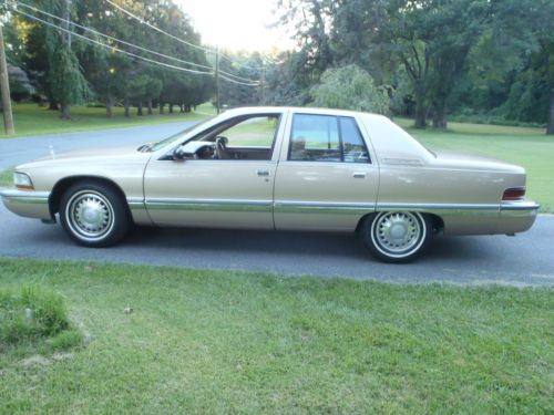 1995 buick &#034;roadmaster&#034; limited- 70k-like new-no rust-warranty! garage kept