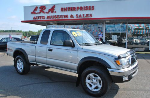 Toyota tacoma xtra cab 4x4 5spd clean carfax 1 owner no rust runs perfect