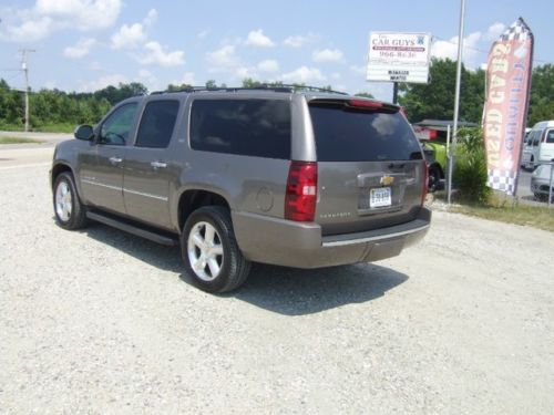 2013 Chevrolet Suburban LTZ 4 wheel drive, US $38,990.00, image 2