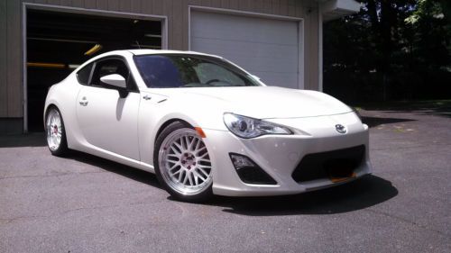 2013 scion fr-s whiteout clean