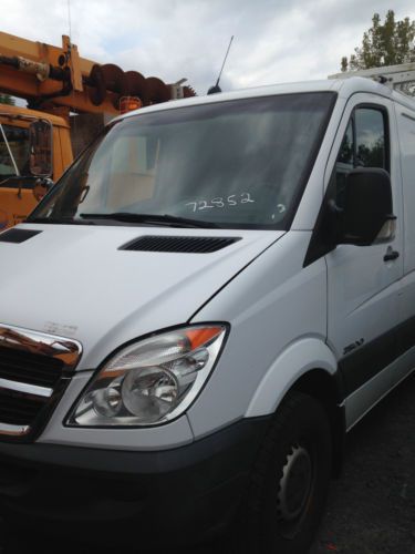 2007 dodge sprinter 2500 base standard cargo van 3-door 3.0l***no reserve***