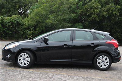Ford focus se low miles 4 dr sedan automatic gasoline 2.0l 4 cyl black