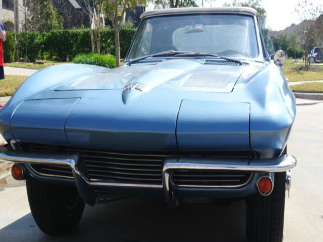 Chevrolet corvette base convertible 2-door