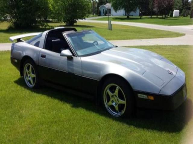 Chevrolet corvette silver