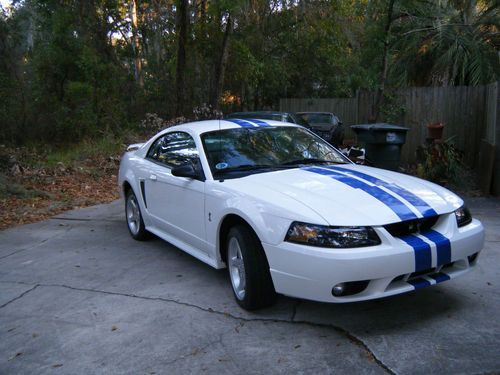 2001 ford mustanf svt cobra 2d coupe - 3594 miles!!! 4.6l v8 - white