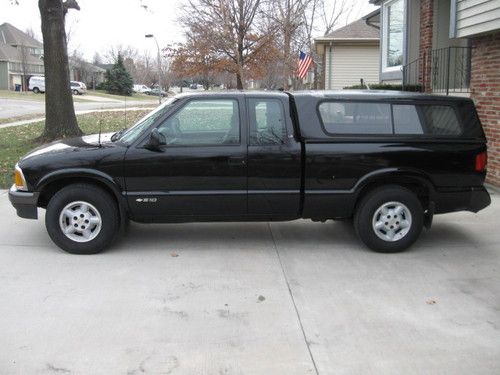 1996 chevrolet s10 ls extended cab pickup 3-door 4.3l auto, topper