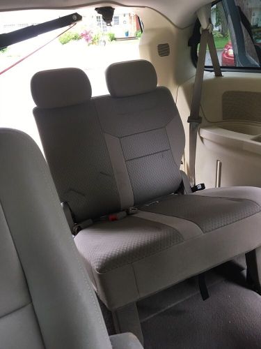 2010 chrysler town &amp; country touring