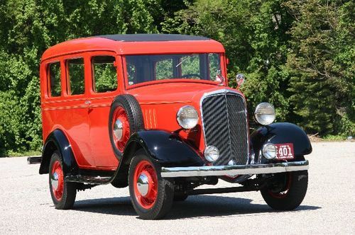 1935 chevrolet suburban.museum quality antique