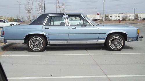 1984 ford ltd crown victoria sedan 4-door 5.0l