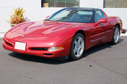 1998 corvette  low mileage, 2 roofs,