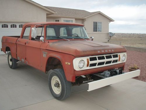 1970 dodge crew cab power wagon, 4x4, 383 big block, sweptline 4 door