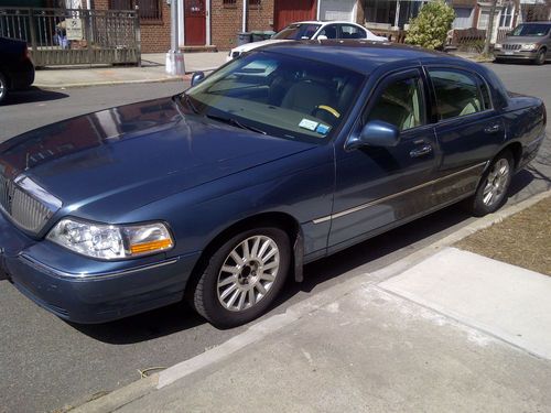 2003 lincoln town car signature sedan 4-door 4.6l