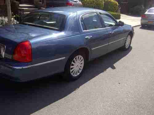 2003 Lincoln Town Car Signature Sedan 4-Door 4.6L, US $4,200.00, image 2