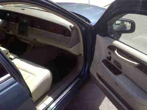 2003 Lincoln Town Car Signature Sedan 4-Door 4.6L, US $4,200.00, image 6