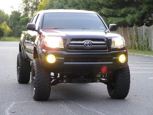 2005 toyota tacoma base crew cab pickup 4-door 4.0l - price 8700.00