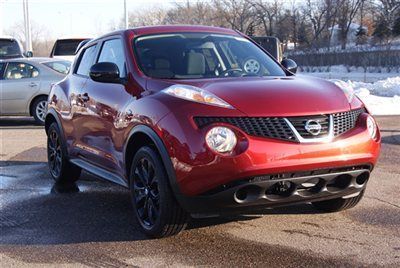 Pre-owned 2013 nissan juke sv awd, midnight ed. navi, sunroof, red / black 24 mi