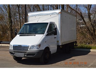 2006 dodge sprinter freightligner box truck very nice no reserve !