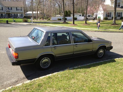 1987 volvo 740 gle sedan 4-door 2.3l