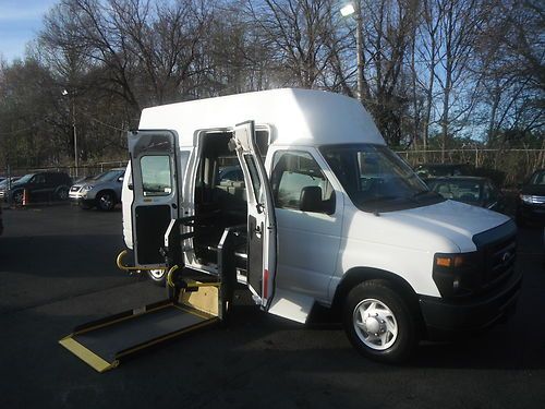 09 ford e-150 handicap van wheel chair lift 34000 miles clean runs perfect