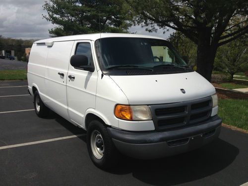 2000 dodge ram 1500 extended cargo van, low miles, excellent condition