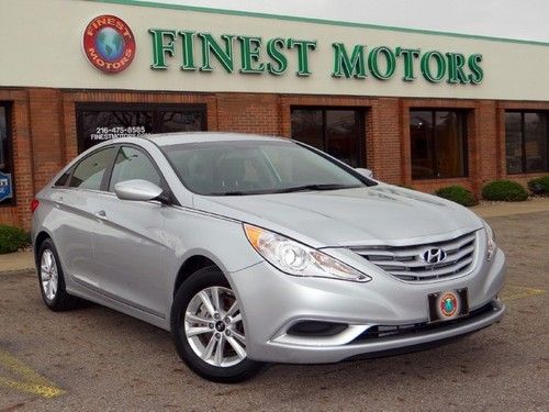 2013 (13) hyundai sonata gls warranty bluetooth satellite 1 owner loaded