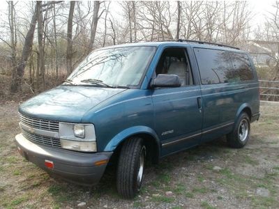 Cheap commuter van work truck storage cargo passenger like gmc safari no reserve