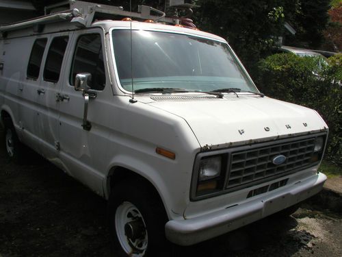 1982 ford e-350 tv news ob van. generator,mast,camera platform, needs work