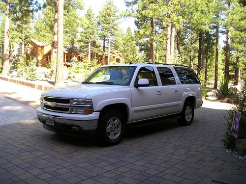 2006 chevrolet suburban 1500 lt sport utility 4-door 5.3l super low miles 16k