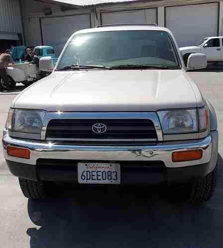 1998 Toyota 4Runner Limited Sport Utility 4-Door 3.4L V6 SUV Tow Hitch Tan Beige, image 3