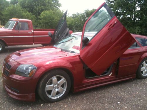 2005 dodge magnum custom 9573 actual miles lambo doors viper hood ground effects