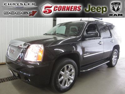 2011 black yukon denali 4x4 leather, dvd moonroof, nav, 23k miles, 1-owner sweet