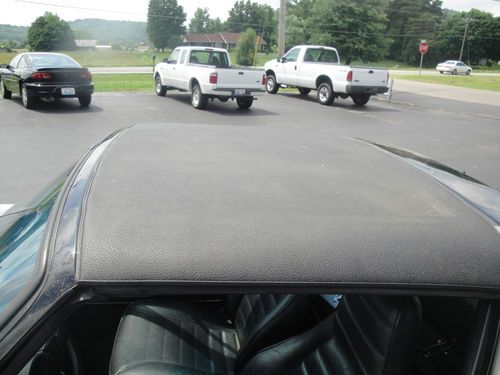 1984 Porsche 911 Carrera Targa 2-Door 3.2L, image 6