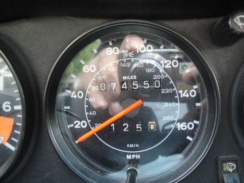 1984 Porsche 911 Carrera Targa 2-Door 3.2L, image 9