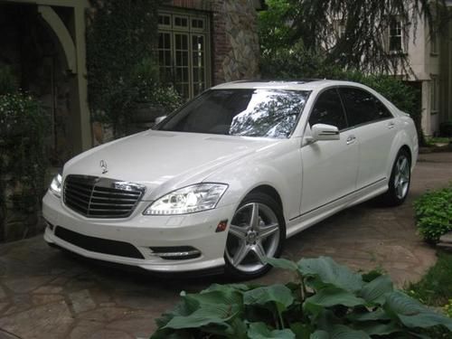 ~amg sport package~p2 package~ diamond white metallic~only 24k miles!!
