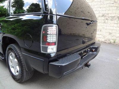 GMC YUKON DENALI AWD HEATED LEATHER SUNROOF CLEAN 3RD ROW SEATING NO RESERVE, image 22