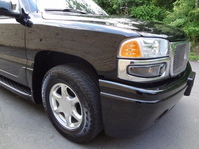 GMC YUKON DENALI AWD HEATED LEATHER SUNROOF CLEAN 3RD ROW SEATING NO RESERVE, image 23