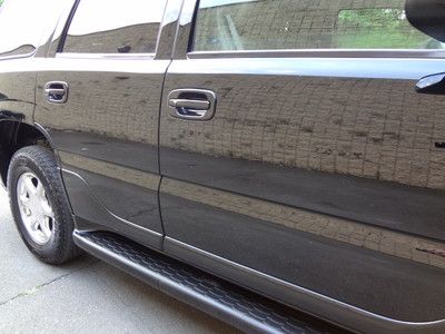 GMC YUKON DENALI AWD HEATED LEATHER SUNROOF CLEAN 3RD ROW SEATING NO RESERVE, image 25