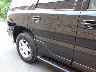 GMC YUKON DENALI AWD HEATED LEATHER SUNROOF CLEAN 3RD ROW SEATING NO RESERVE, image 26