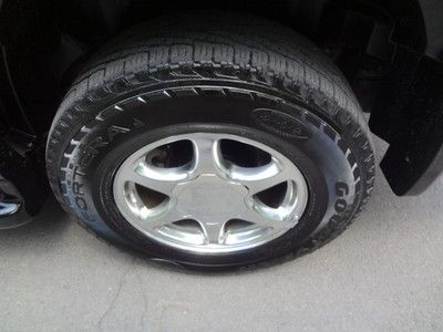 GMC YUKON DENALI AWD HEATED LEATHER SUNROOF CLEAN 3RD ROW SEATING NO RESERVE, image 31