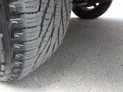 GMC YUKON DENALI AWD HEATED LEATHER SUNROOF CLEAN 3RD ROW SEATING NO RESERVE, image 32