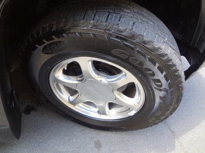 GMC YUKON DENALI AWD HEATED LEATHER SUNROOF CLEAN 3RD ROW SEATING NO RESERVE, image 38