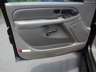 GMC YUKON DENALI AWD HEATED LEATHER SUNROOF CLEAN 3RD ROW SEATING NO RESERVE, image 40