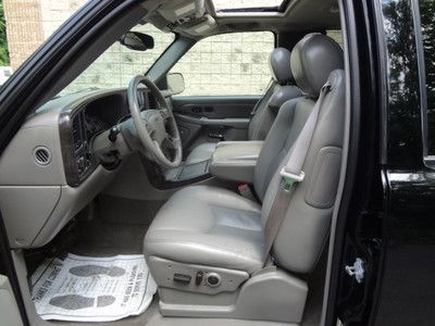 GMC YUKON DENALI AWD HEATED LEATHER SUNROOF CLEAN 3RD ROW SEATING NO RESERVE, image 41