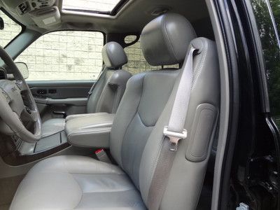 GMC YUKON DENALI AWD HEATED LEATHER SUNROOF CLEAN 3RD ROW SEATING NO RESERVE, image 43