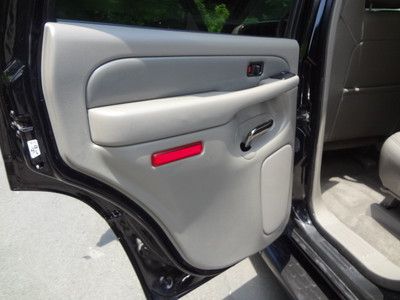 GMC YUKON DENALI AWD HEATED LEATHER SUNROOF CLEAN 3RD ROW SEATING NO RESERVE, image 44