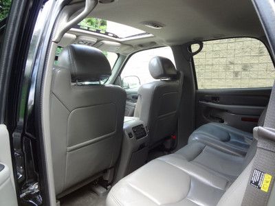 GMC YUKON DENALI AWD HEATED LEATHER SUNROOF CLEAN 3RD ROW SEATING NO RESERVE, image 45