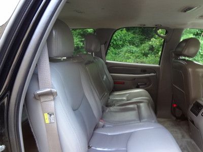 GMC YUKON DENALI AWD HEATED LEATHER SUNROOF CLEAN 3RD ROW SEATING NO RESERVE, image 56