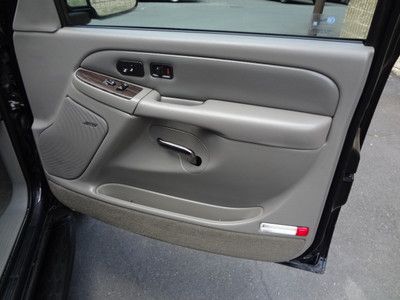 GMC YUKON DENALI AWD HEATED LEATHER SUNROOF CLEAN 3RD ROW SEATING NO RESERVE, image 59