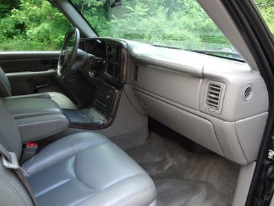 GMC YUKON DENALI AWD HEATED LEATHER SUNROOF CLEAN 3RD ROW SEATING NO RESERVE, image 60